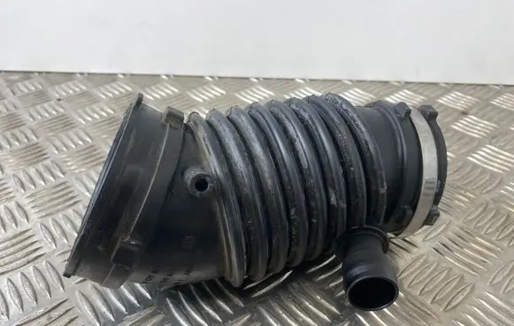 Skoda Kodiaq Turbo air intake inlet pipe/hose 5QF129615 5QF129615A