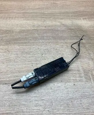 Audi A6 S6 C6 4F Aerial antenna amplifier 4F9035225A 086829 03S