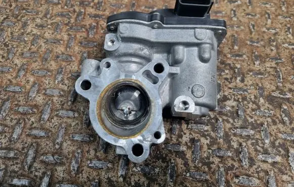 Mercedes-Benz A W177 EGR valve 147100361R