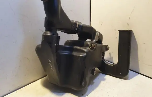 Honda HR-V Air filter box
