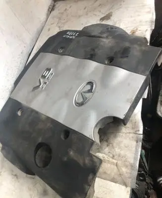 Infiniti FX Engine cover (trim)