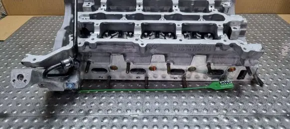 Mercedes-Benz B W245 Engine head R6400162201