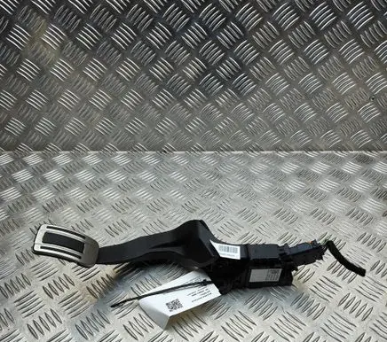 Opel Mokka B Accelerator throttle pedal 9827705480
