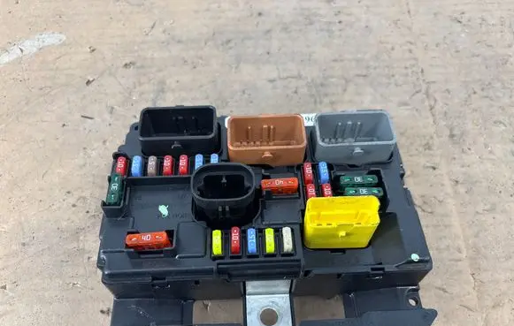 Peugeot 308 BSM Control unit 9667199780