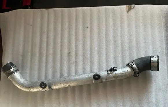 Audi Q7 4L Intercooler hose/pipe 7L6145795H