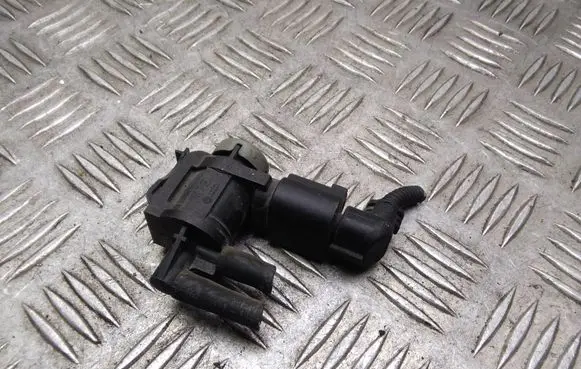 Volkswagen Multivan T5 Turbo solenoid valve 1J0906283C