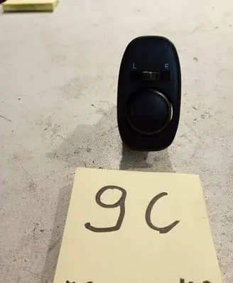 Toyota Carina T190 Wing mirror switch 8487005010