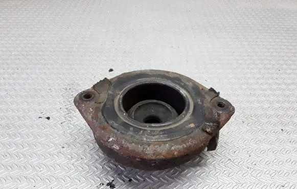Audi A4 S4 B5 8D Coil spring/strut mount 