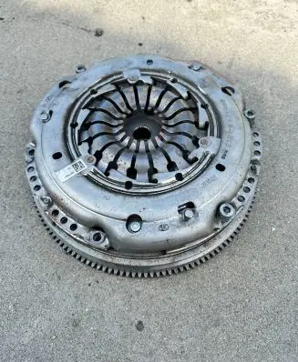 BMW 1 F40 Dual mass flywheel 8698751