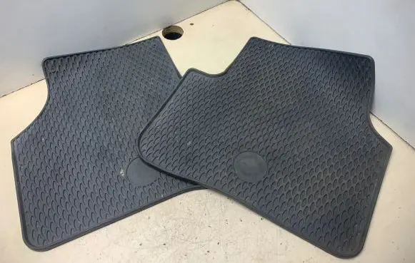 Volkswagen PASSAT B6 Rear floor mat 
