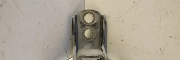Nissan X-Trail T30 Front door lower hinge 