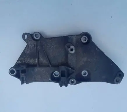 Renault Scenic II - Grand scenic II Generator/alternator bracket 8200100148