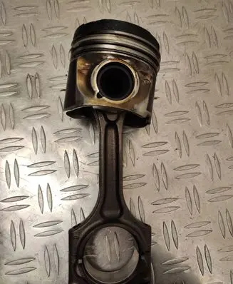 Volvo XC60 Piston with connecting rod 81l123