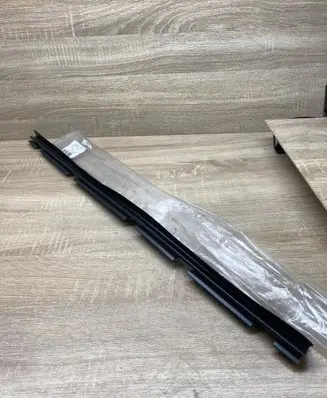 Volkswagen Golf IV Rubber seal front door window/glass 1J4837472B