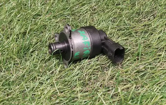 Opel Zafira C Fuel pressure regulator 0928400680