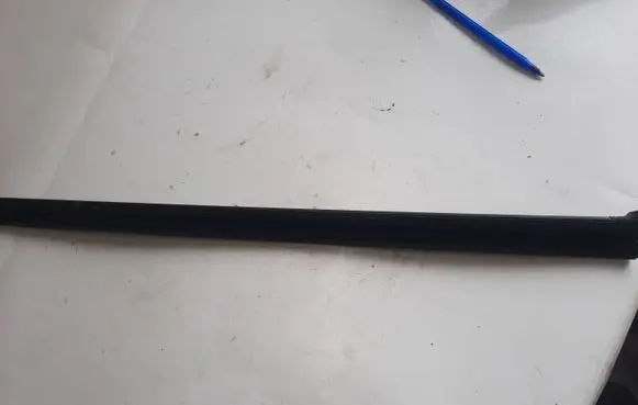 Volkswagen Jetta VI Front door glass trim molding 5C6837479