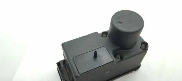 Volkswagen Golf III Central locking vacuum pump 357962257