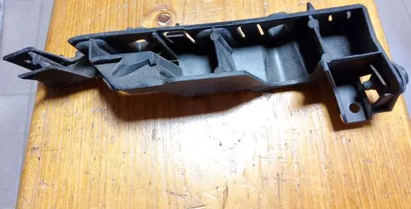 Audi A6 S6 C7 4G Front bumper mounting bracket 4G0807284