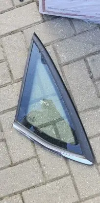 Volkswagen Jetta USA Rear side window