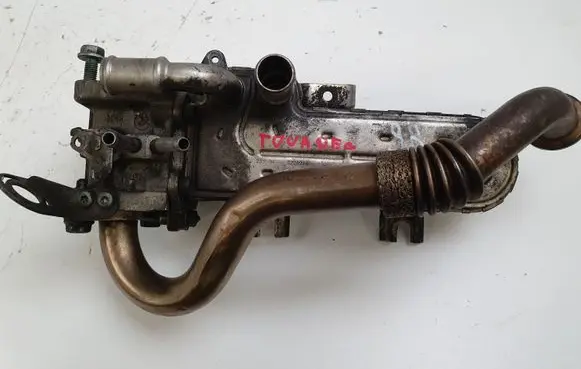 Volkswagen Touareg I EGR valve cooler 070131512B