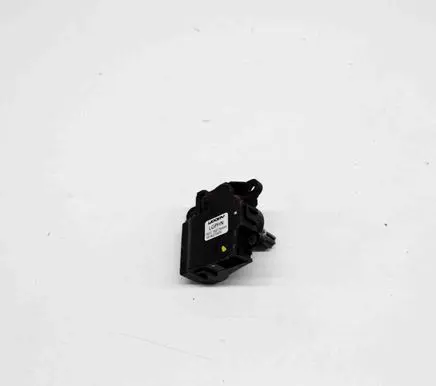 Tesla Model S Air flap motor/actuator D332CK8AA04