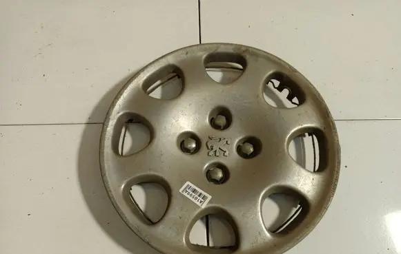 Peugeot 406 R15 wheel hub/cap/trim 9631447577