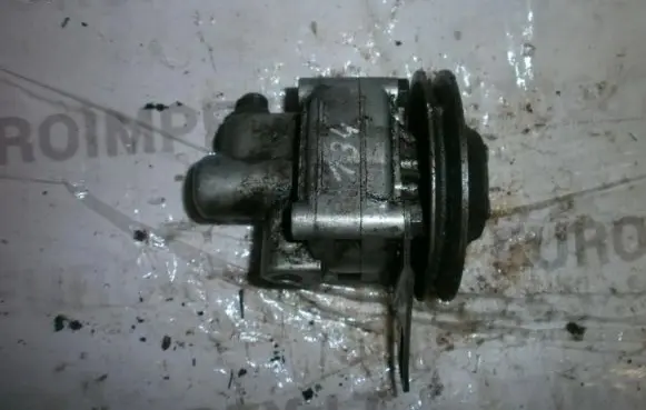 Alfa Romeo 164 Power steering pump 7681955175