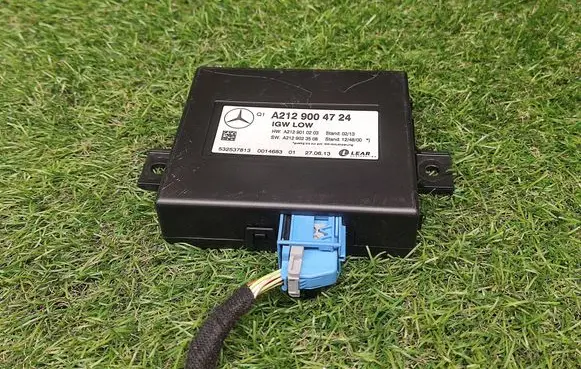 Mercedes-Benz E W212 Xenon control unit/module A2129004724 A2129010203 A2129023508