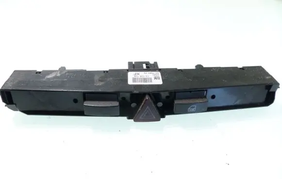 Opel Zafira B Hazard light switch 13100105