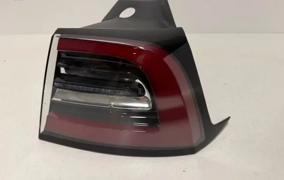 Tesla Model 3 Rear/tail lights 1077400 1077398