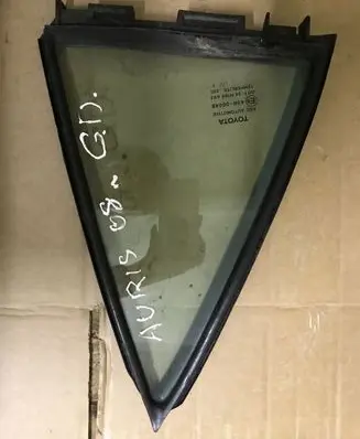 Toyota Auris 150 Rear vent window glass 43R0012243R00122