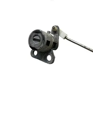 Chrysler Grand Voyager V Front door lock (next to the handle) 