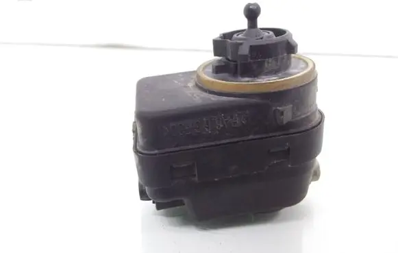 Headlight level adjustment motor