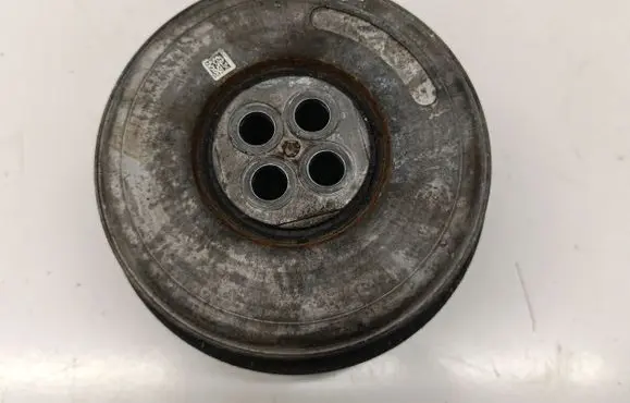Mercedes-Benz C W205 Crankshaft pulley