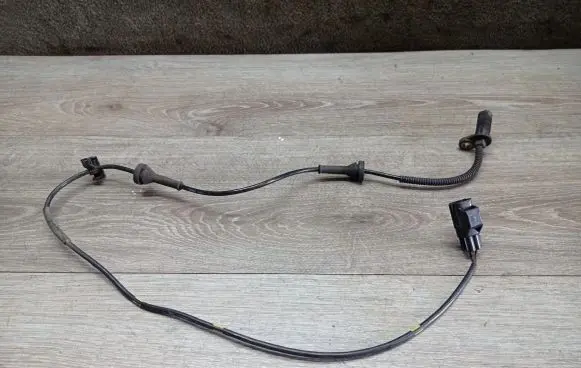 Volvo XC90 ABS brake wheel speed sensor 10071161773 30682479