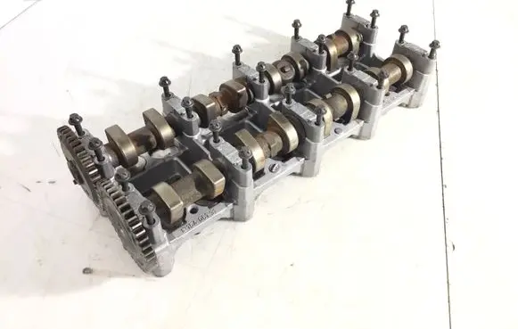 Mercedes-Benz Sprinter W906 Camshaft 0510101 R6110160504 15406131