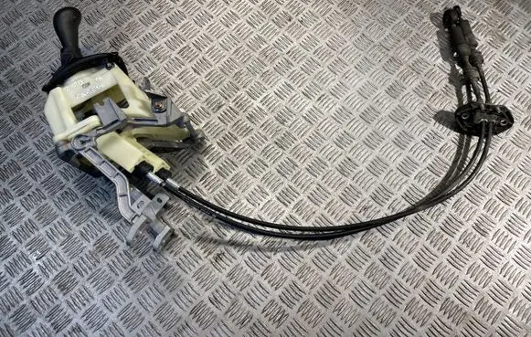 KIA Carens II Gear shifter/selector 437001DXXX