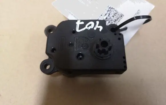 Peugeot 407 Air flap motor/actuator 4PUH19E616BC
