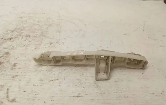 Nissan Qashqai Front bumper mounting bracket 62223BR00A