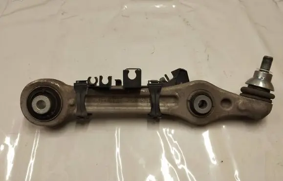 Mercedes-Benz C W205 Front control arm A20519