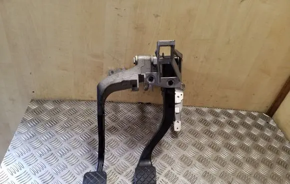 Audi TT TTS Mk2 Pedal assembly 8D1721117K 8D1721316G