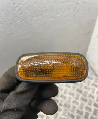 Land Rover Freelander Front fender indicator light 236577