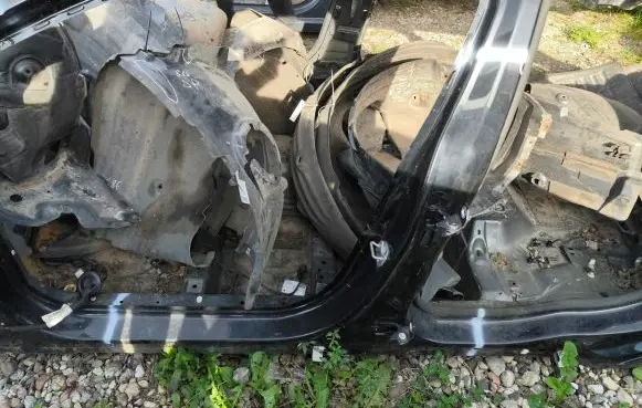 Ford Mondeo MK V Pillar (middle) 