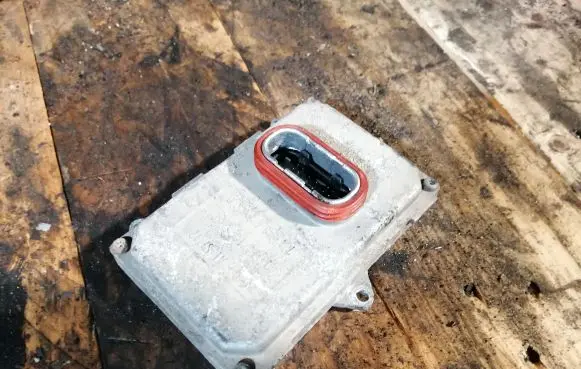 Mercedes-Benz E W211 Headlight ballast module Xenon A0038205826