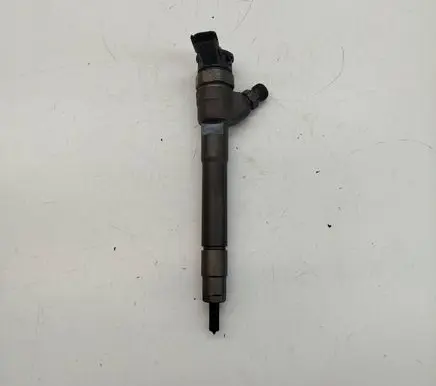 Nissan X-Trail T32 Fuel injector 0445110546