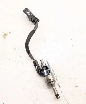 Volvo V60 Fuel injector 31432778