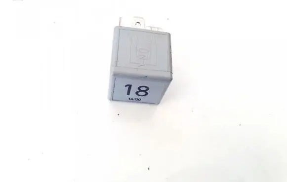 Volkswagen Golf III Other relay 191937503