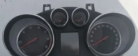 Opel Mokka Speedometer (instrument cluster) 95386881