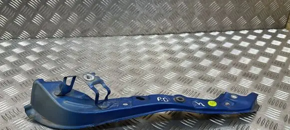 Lexus UX Fender mounting bracket