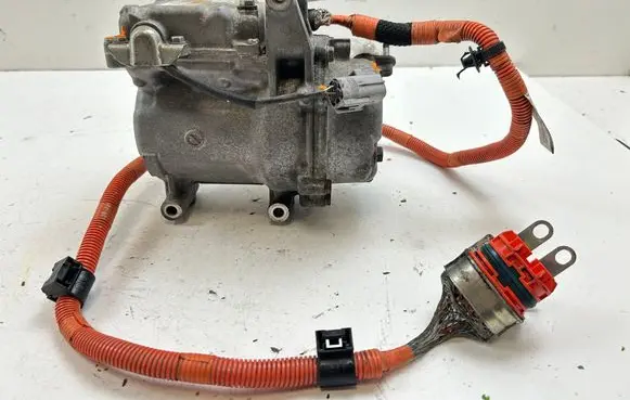 Mitsubishi Outlander Air conditioning (A/C) compressor (pump) 7813A379